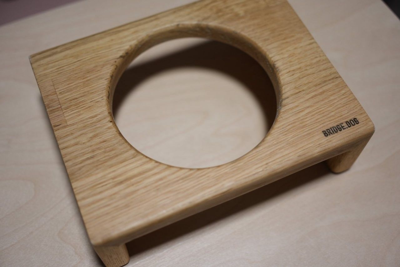 BRIDGE DOG Cat Tray One Hole 6 cm Oak / Merbau