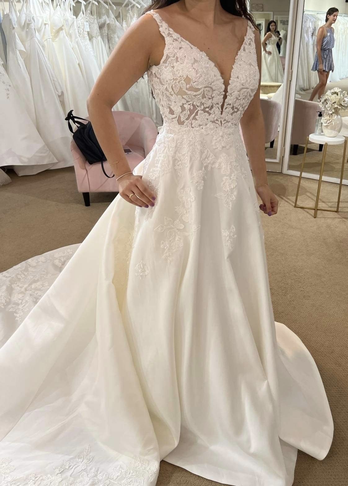 Brand New Martina Liana Wedding Dress ‘1075’