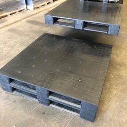 Shipping heavy duty pallets delivery available extra   