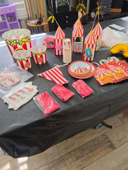 Circus birthday party decorations