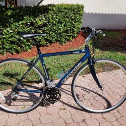 Cannondale R400 Blue Bicycle Bike  Superb Condition 