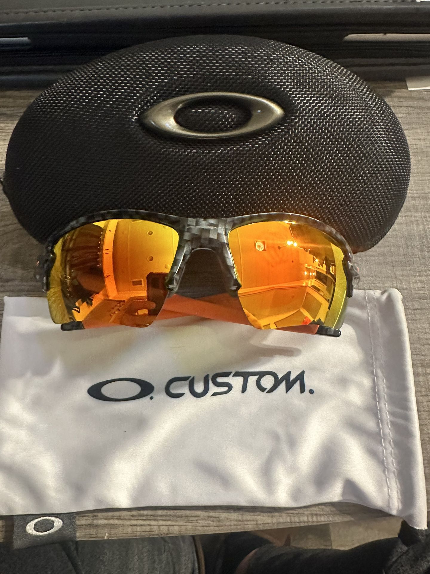 New Oakley flax 2.0 Custom Ordered Sunglasses Orange/ Carbon Fiber. 