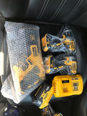 Photo Brand new dewalt set! 20v max brushless XR 3speed hammer drill, impact and Sawzall with a 8.0 AH battery and fast charger.