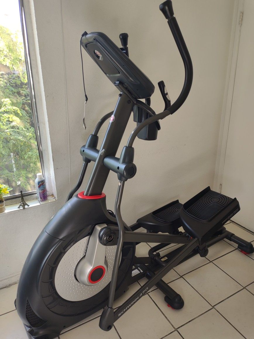 Schwinn Fitness 470 Elliptical
