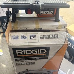 RIDGID 6.5-Amp 7 in. Blade Corded Table Top Wet Tile Saw. New. Missing Blade