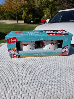 Christmas Mickey & Minnie mug set. New