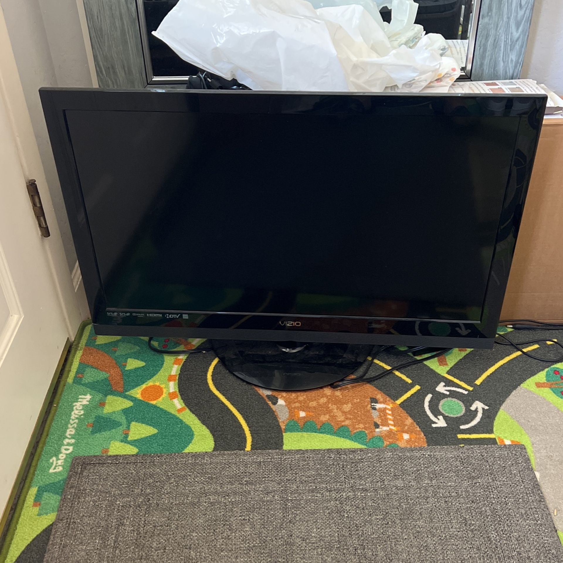 Vizio TV 32” LCD TV E320VP