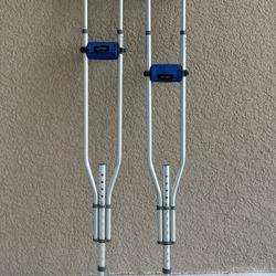 Crutches Adjustable Aluminum Cushions 