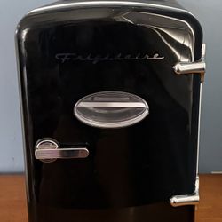 Frigidaire Retro Mini Portable Personal Fridge