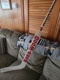 Game used autographed flyers ron Hextall hockey stick