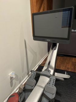 2021 Hydrow Pro Rowing Machine Origin Excellent 0-50 Rides - Crystal Lake, IL