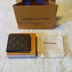 Loui Vuitton Multiple Wallet 