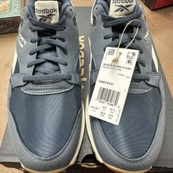 Reebok Unisex-Adult Ultra Flash Sneaker Men’s Size 9 1/2 Women’s Size 11