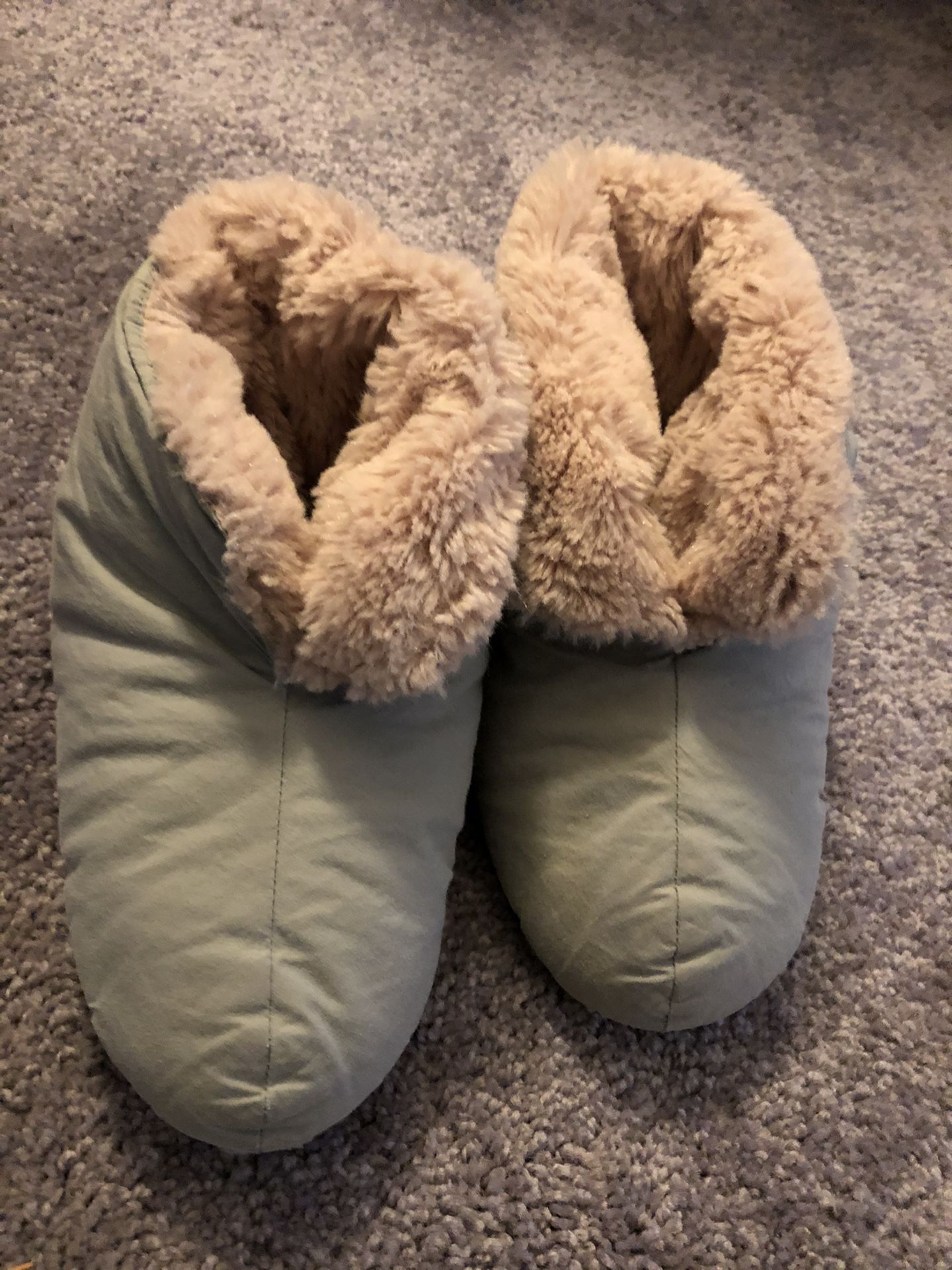 Kids fuzzy down slippers