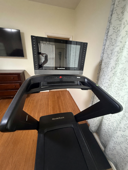2024 NordicTrack Commercial 2450 Treadmill - Like New - Columbia, SC