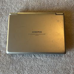 Audiovox D1812 Portable DVD Player
