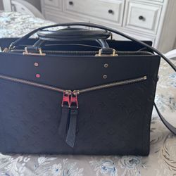 AUTHENTIC Louis Vuitton 