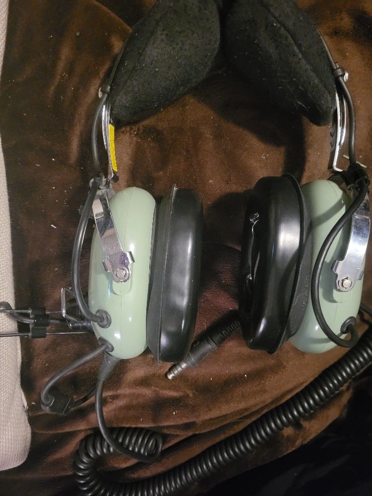 David Clark H10-13.4 aviation headset.