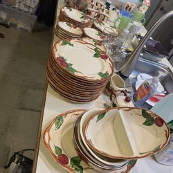 Franciscan Apple China, 84 Pieces Service for 10