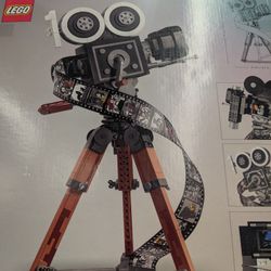 Lego Walt Disney Tribute Camera 