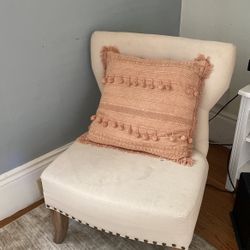 Set of 2 seating chairs
