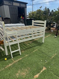 Bunk bed