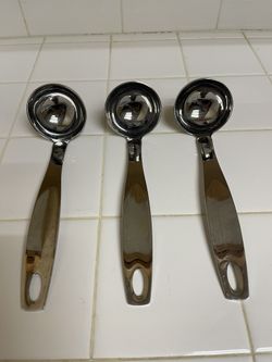 Oneida 18/8 Stainless Steel Serving Soup Ladle. 8.5” Long. Diameter 2.25”