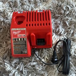 Milwaukee M12 & M18 Battery Charger 