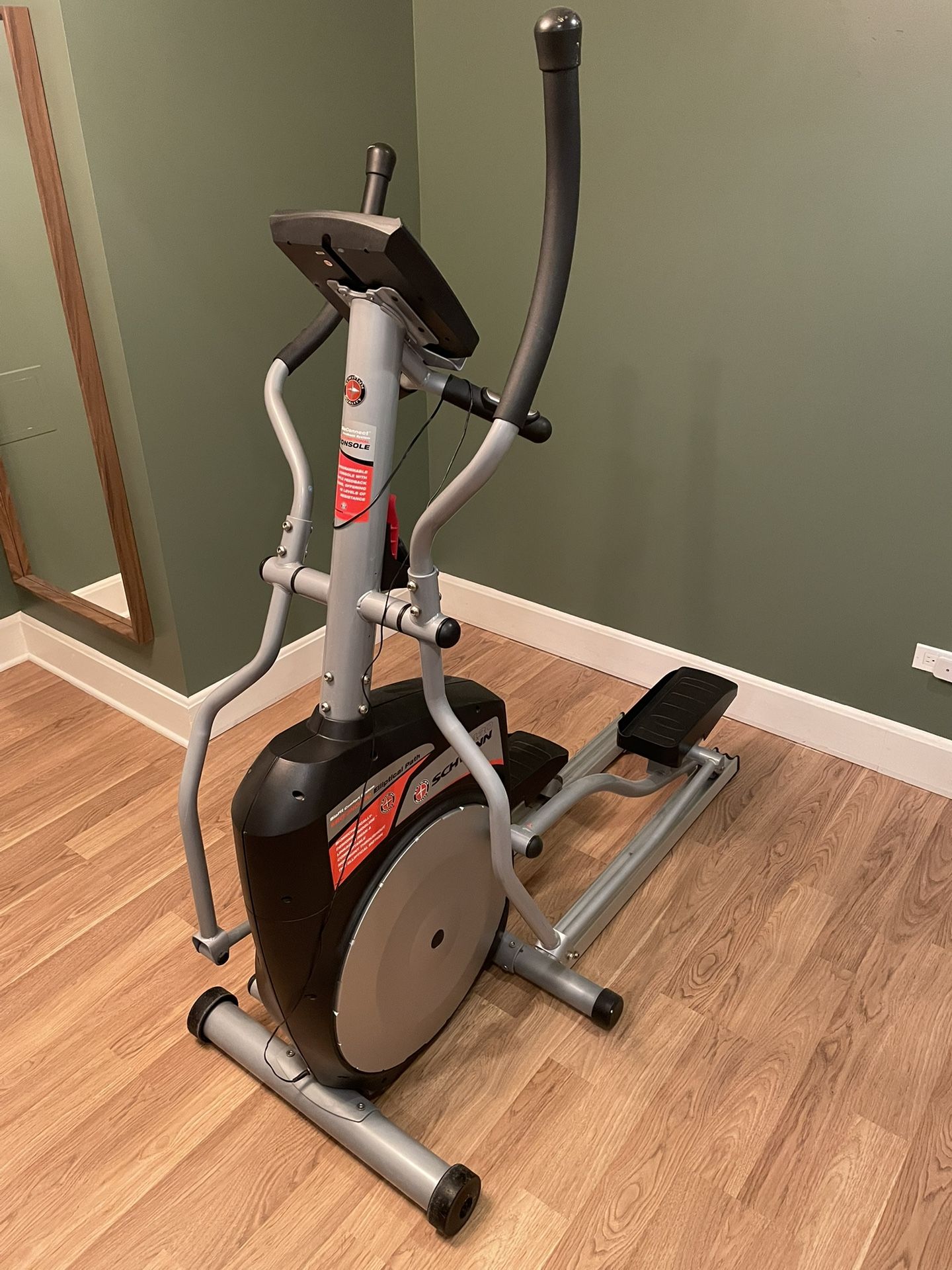 Schwinn 430 Elliptical Machine