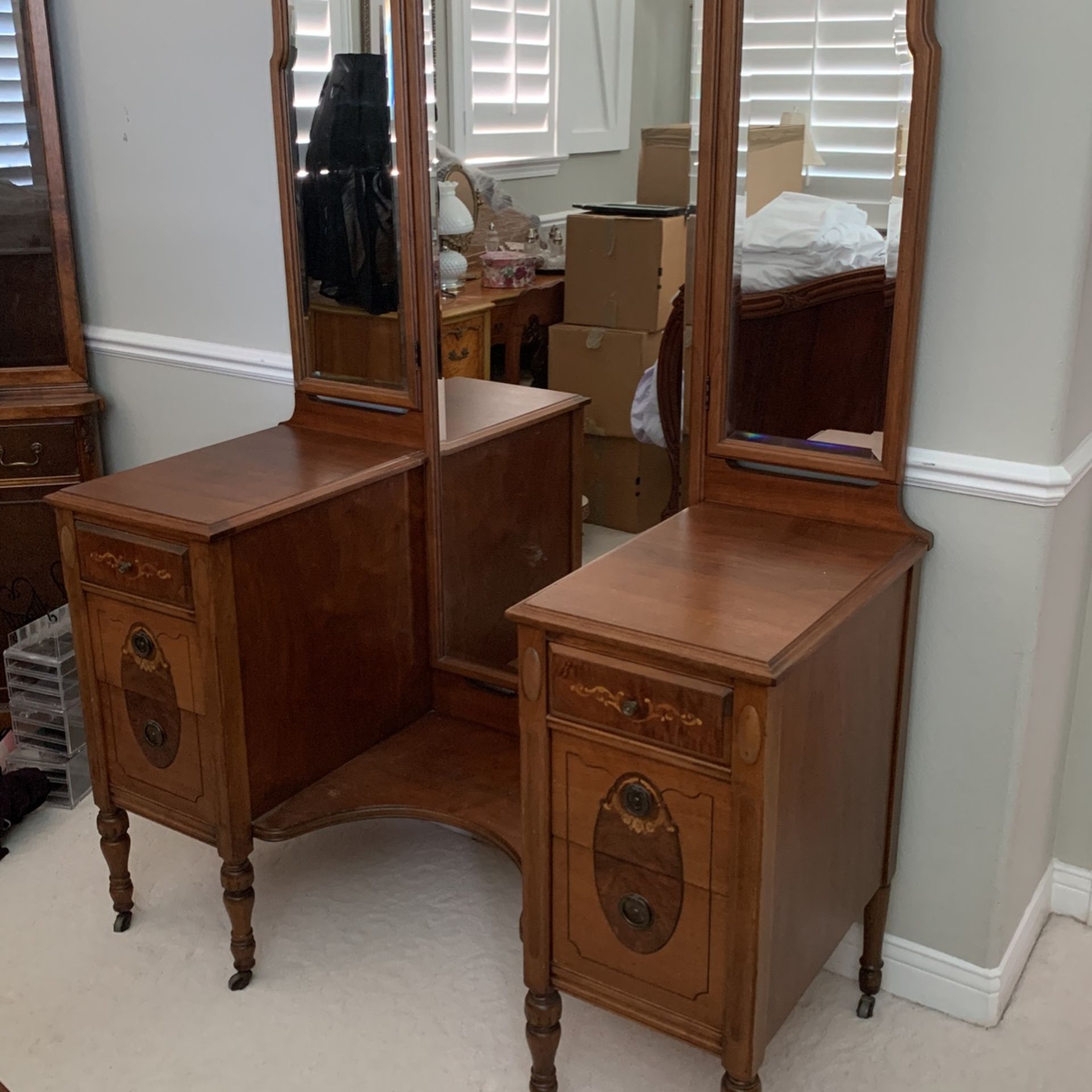 Antique Deco Vanity
