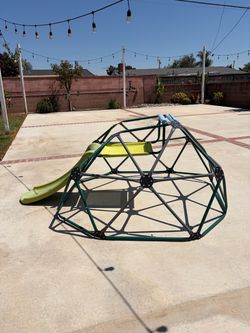 Children’s dome with slide