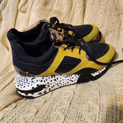 Steve Madden Cliffhanger Sneakers Size 7