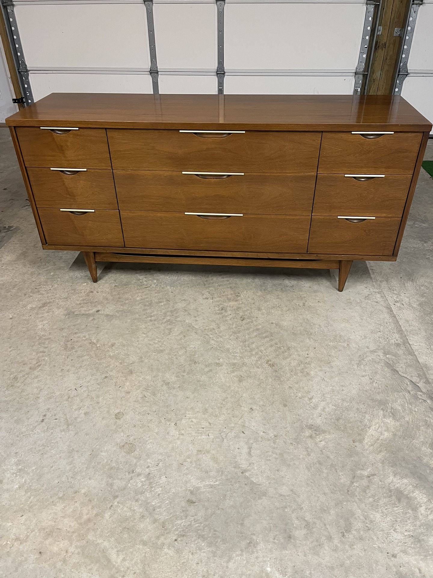 1960s Vintage Kent Coffey Tableau 9-Drawer Walnut Dresser