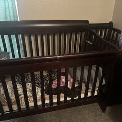 4 In 1 Crib And Changing Table