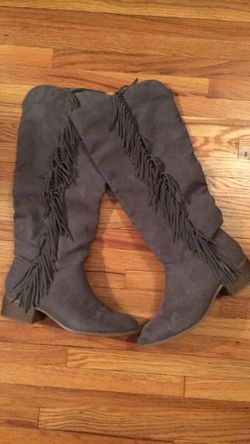 New suede fringe boots {Size 8}