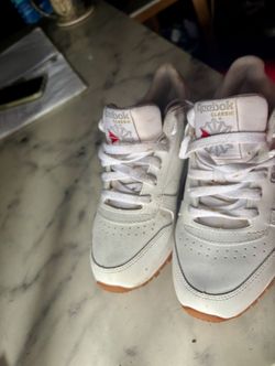 6 1/2 Reebok Classic Leather Pickup Today