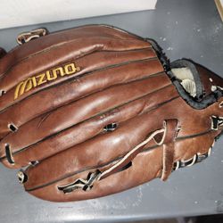 Mizuno RHT MVP 1227 Baseball Glove