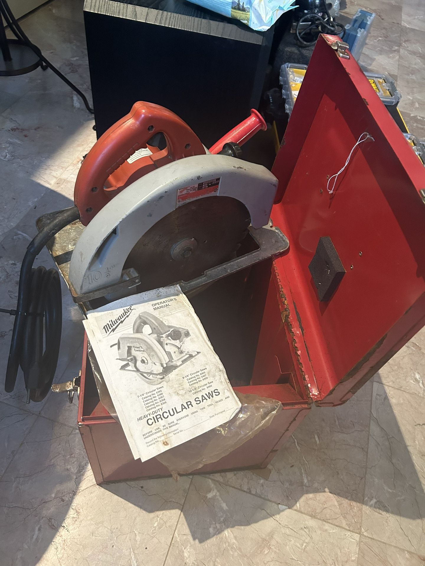Milwaukee Heavy Duty Circular Saw And Box