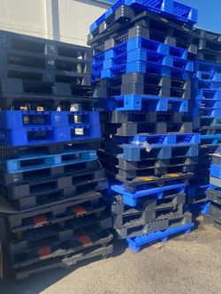 Plastic Pallets Good condition 