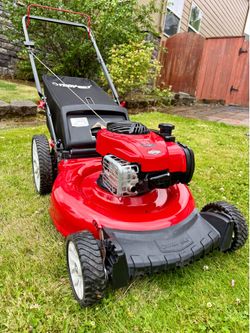 LIKE NEW LAWN MOWER!!