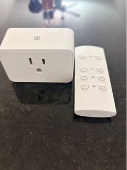 2 Remote Control Outlet Plugs with Remotes - READ DESCRIPTION