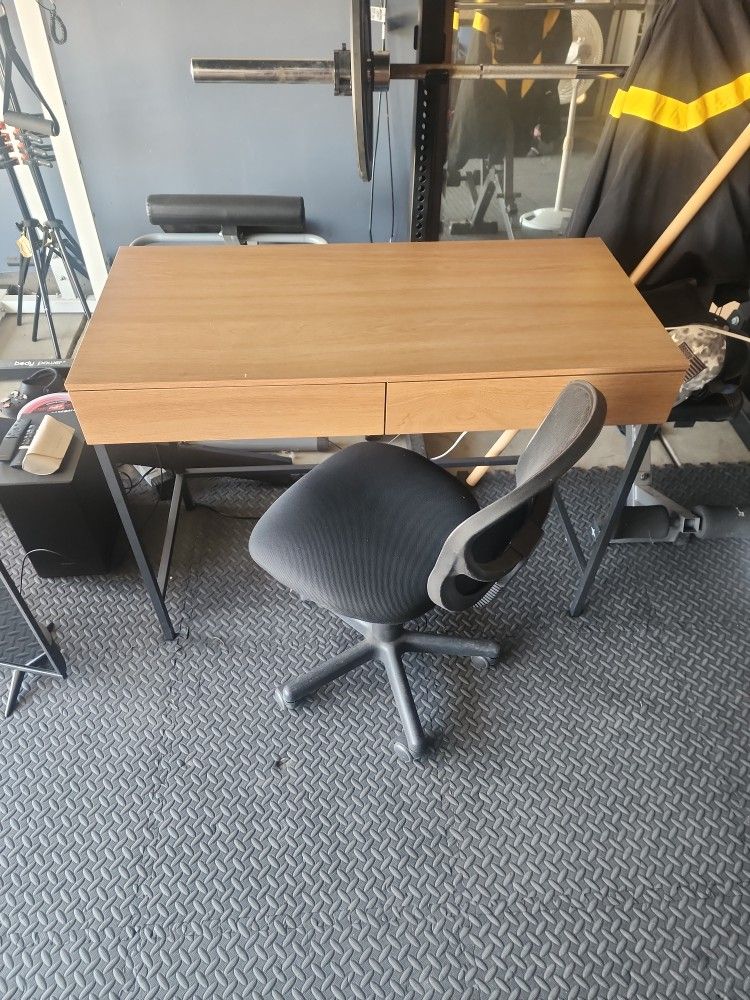 Computer Desk With Chair