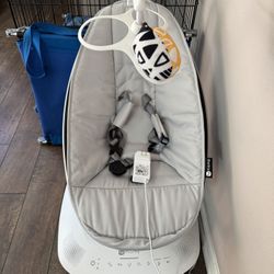 4 Moms Mamaroo