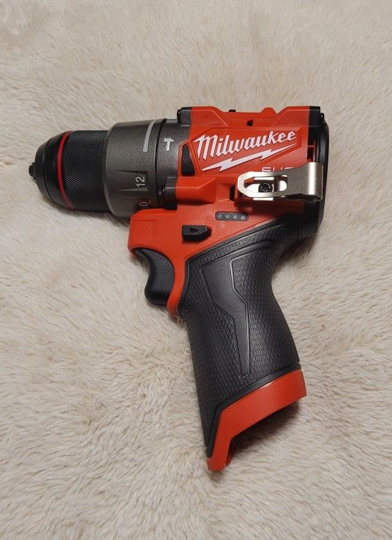 Drill Milwaukee Regular M12 Fuel