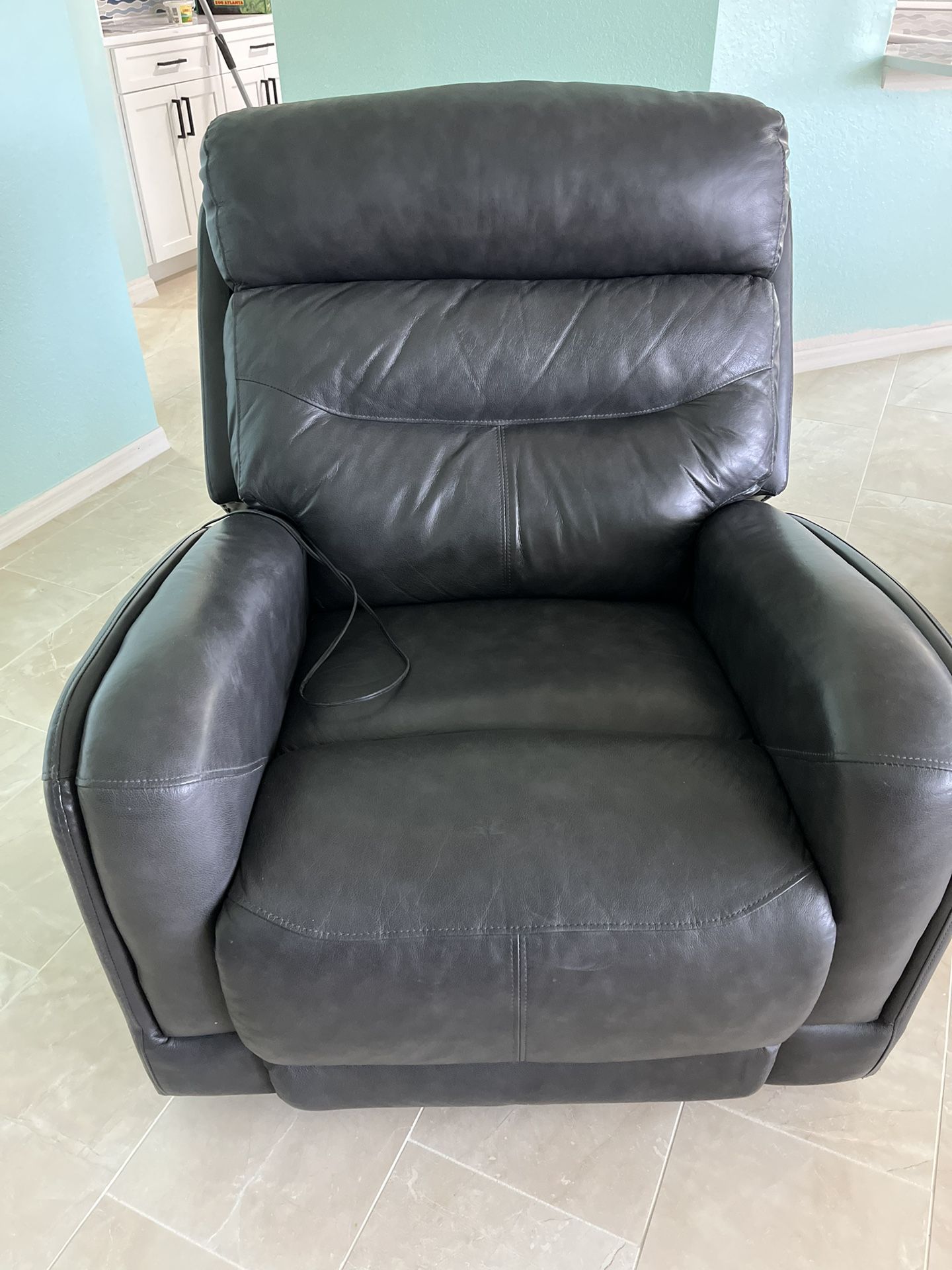 Black leather Automatic Recliner