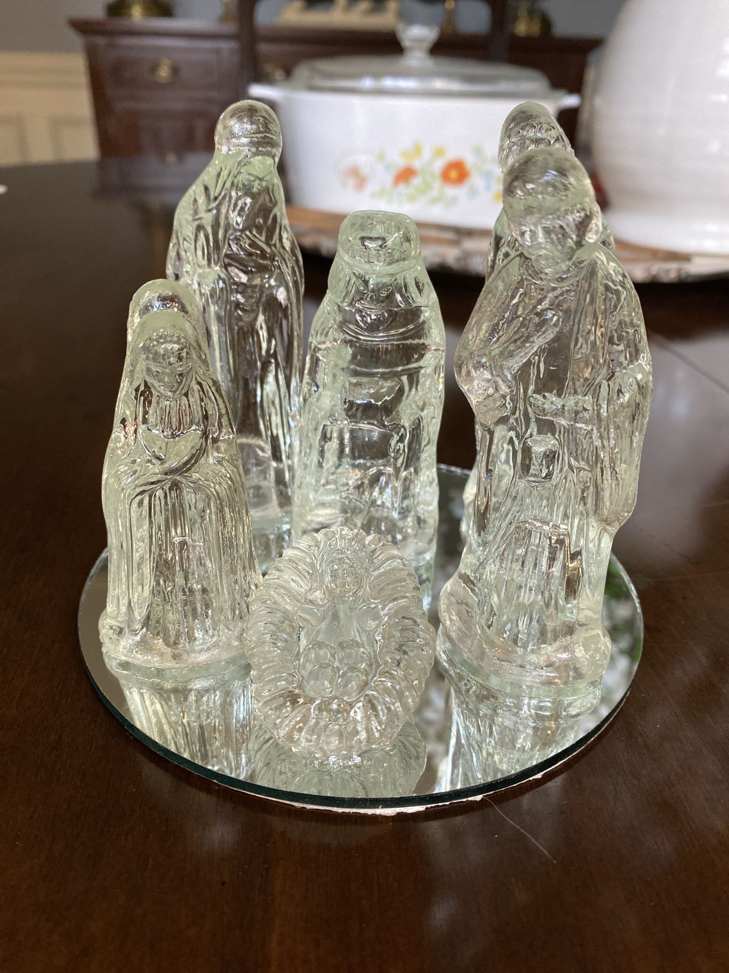 Vintage Glass Nativity Scene With Display Mirror Holiday Decor Christmas