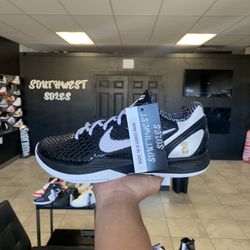 Nike Kobe 6 Mambacita Size 10.5 Available In Store!