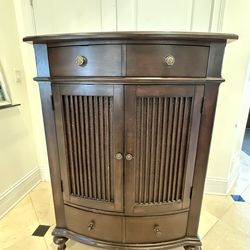 Wood dresser