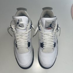 Jordan 4’s Midnight Navy (Size 11)