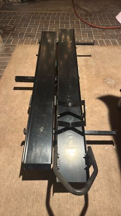 Motorcycle hitch mount carrier